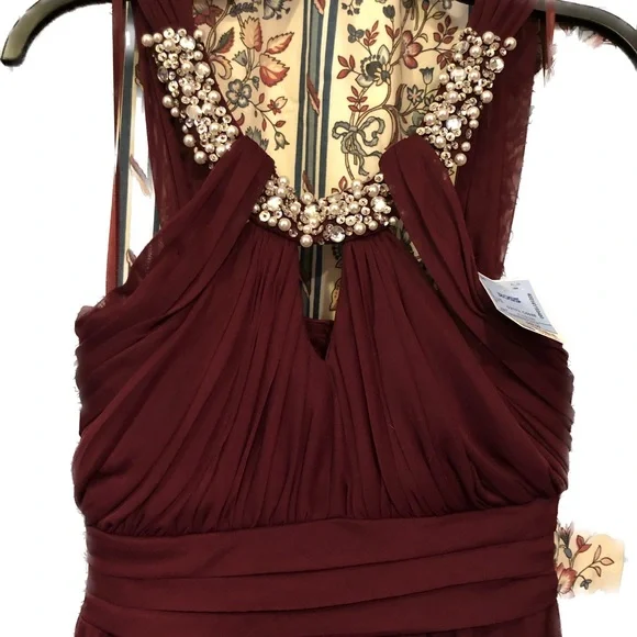 beige midi knit dress Zapaka Women Burgundy Beaded Homecoming Dress Cut Out Strapless Bodycon  Short Cocktail Dress – ZAPAKA main image 1